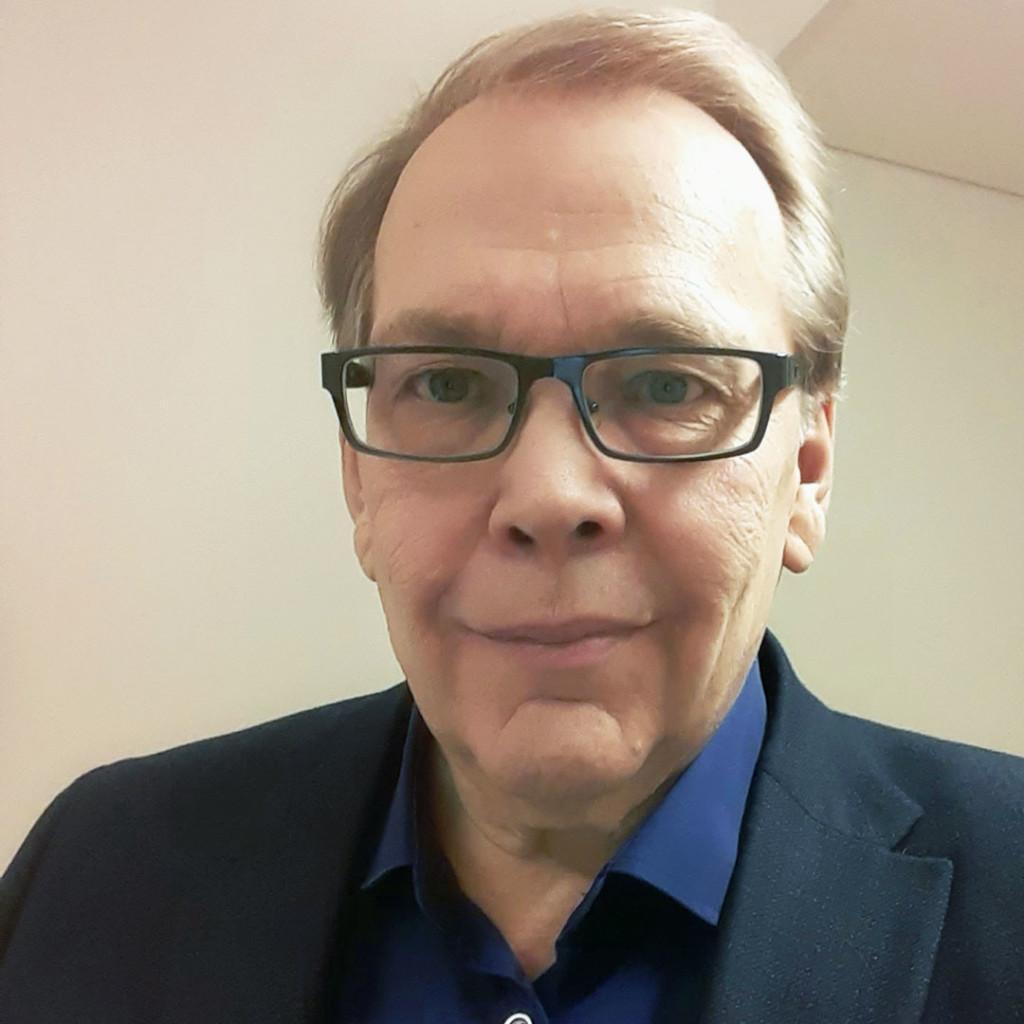 Maatilavalmentaja Reima Luomala