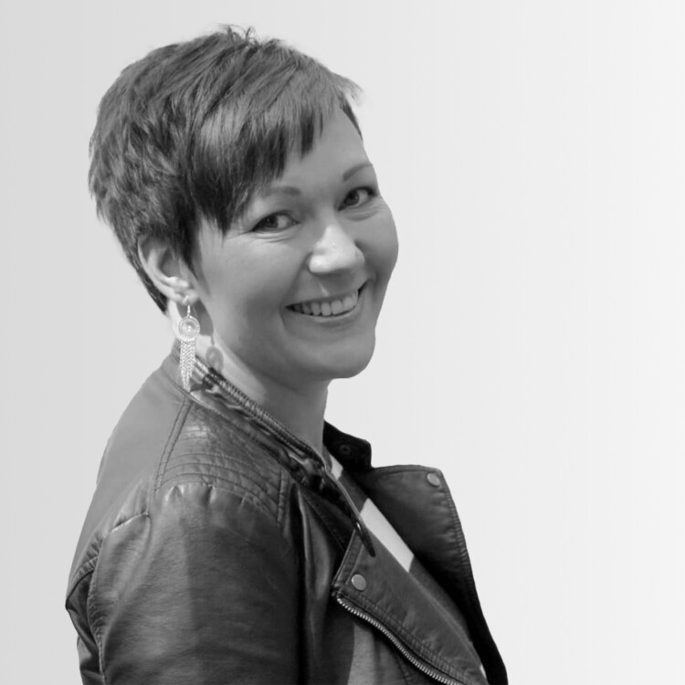 Jenni Naskali, liiketoiminnan kouluttaja