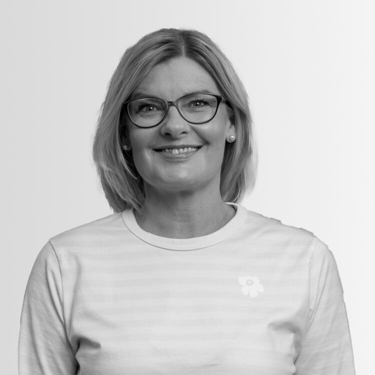Katri Luoma, hallinnon assistentti