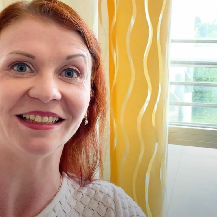 Mari Roiha kertoo Tuotannon esimieskoulutuksesta Suomen Yrittäjäopistolla.