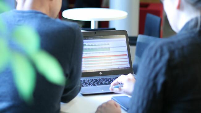 Suomen yrittäjäopiston maatilan talouskoulutukset ovat kokonaan verkko-opintoina.
