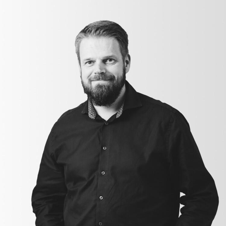 Jarkko Björkbacka, liiketoiminnan kouluttaja