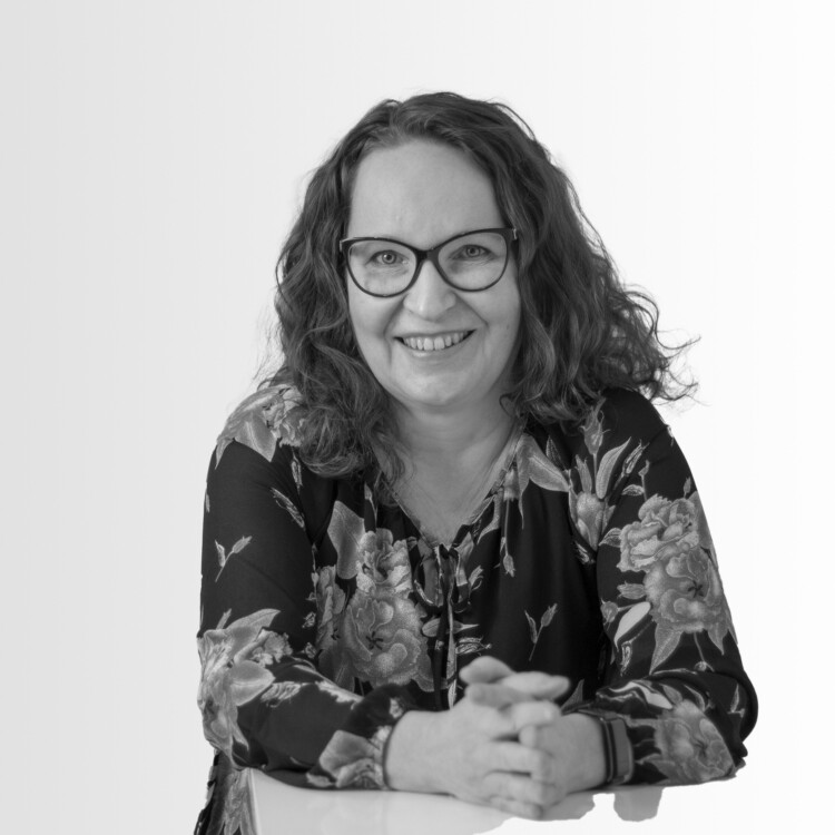 Nina Hämäläinen, järjestelmäasiantuntija