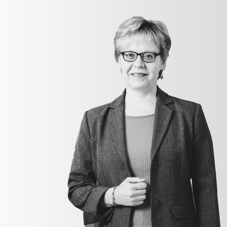 Aila Kuivila, liiketoiminnan kouluttaja