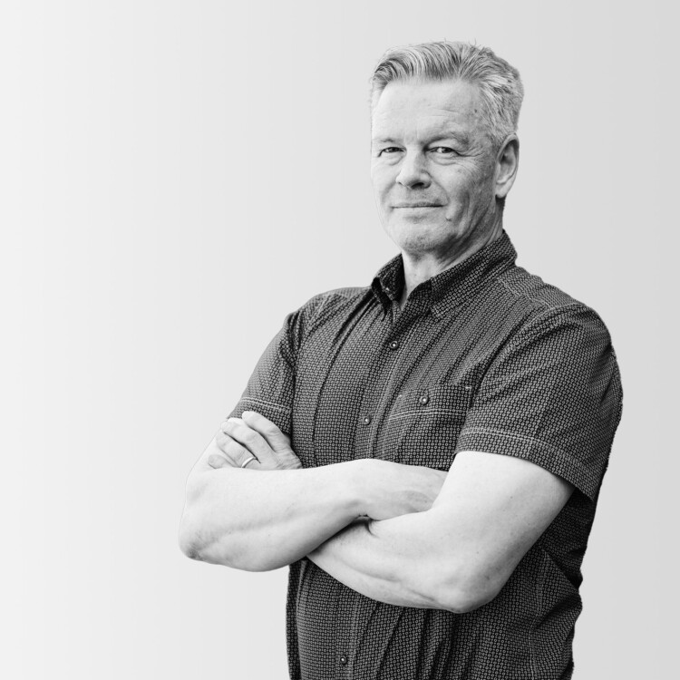 Mikko Lääveri, yritystoiminnan kouluttaja