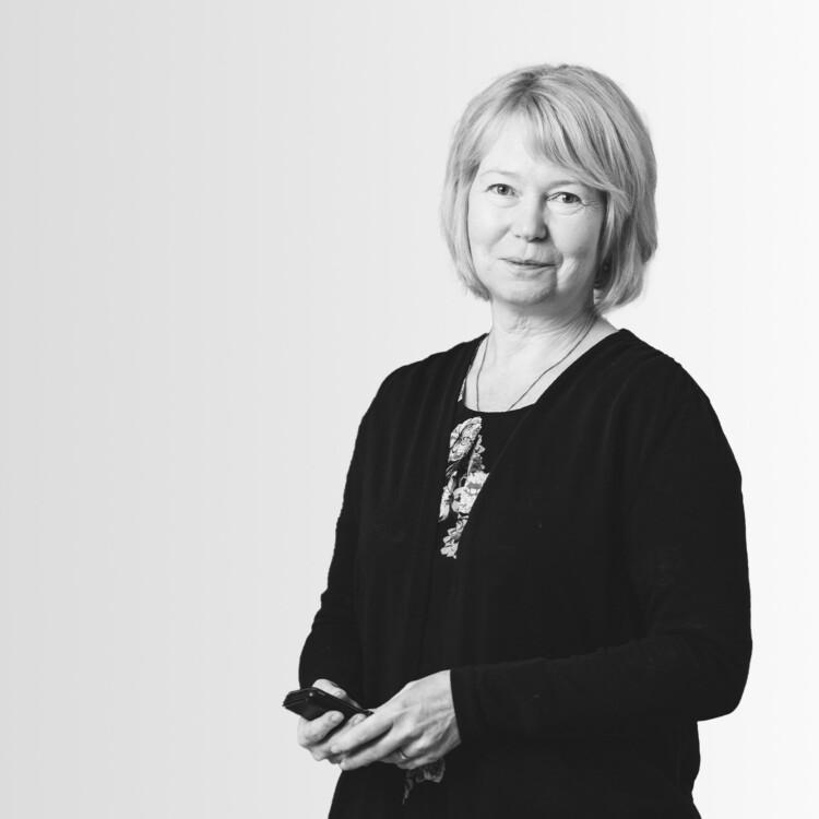 Kirsi Övermark, liiketoiminnan kouluttaja