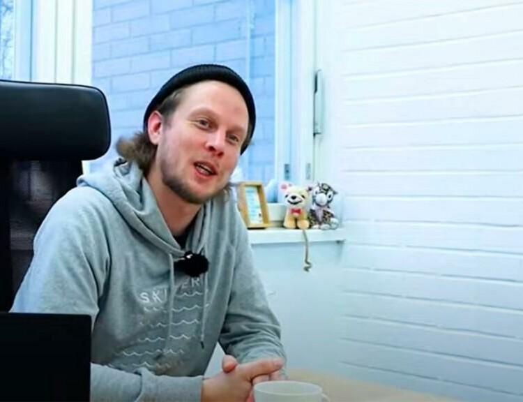 Sebastian Uosukainen kertoo Suomen Yrittäjäopiston HR-koulutuksista.