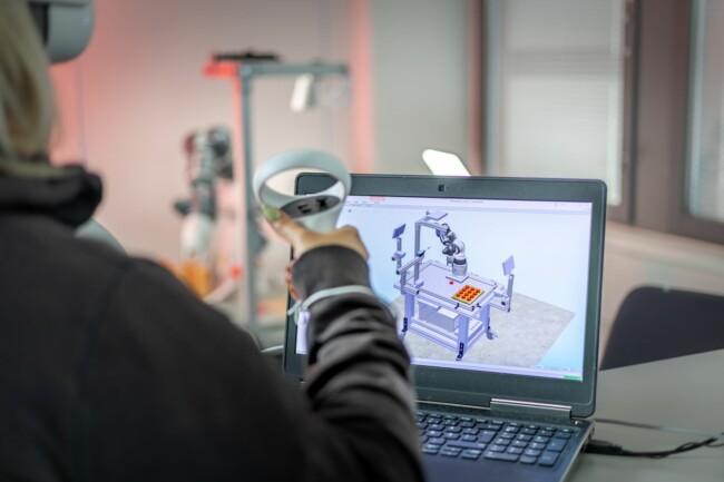Robotiikan ja automaation koulutukset verkossa ja livenä.