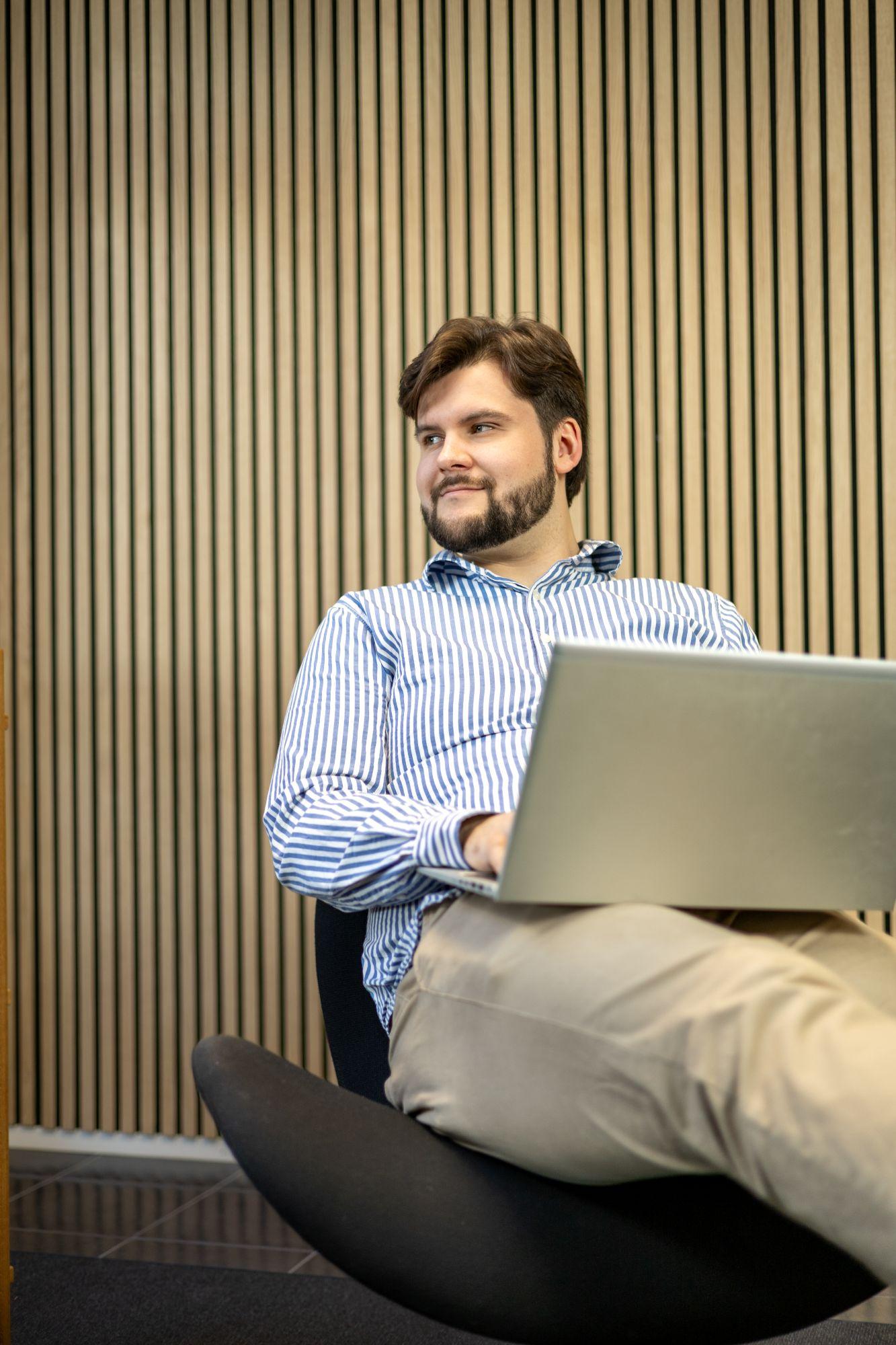 Tulevaisuus on omissa käsissäsi – kouluttaudu yrittäjäksi.