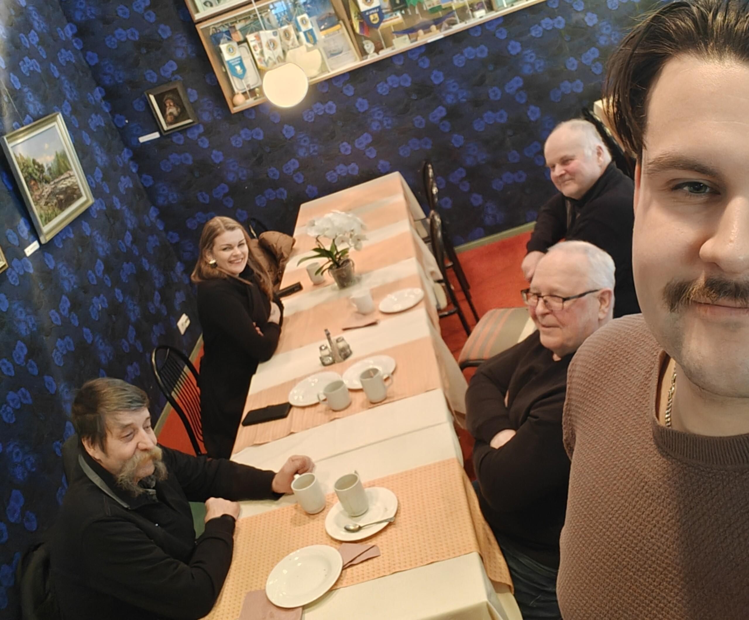 Tarhaajat tutustumassa MTK Etelä-Pohjanmaan uuteen toiminnanjohtajaan Turkisalan hankkeen puitteissa.