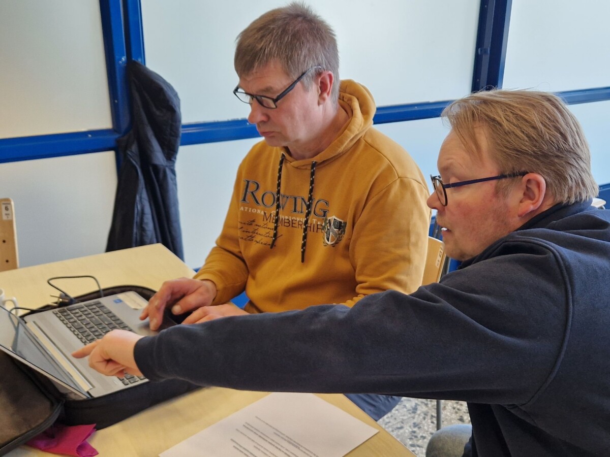 Agrin tekoälytyöpajassa opetellaan käyttämään tekoälyä käytännönläheisesti.