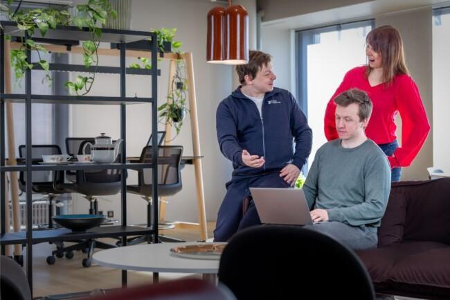 Maatilan TalousEskari -koulutuksen webinaareissa opetetaan Maatilan taloutta helppolukuisesti ja käytännönläheisesti.