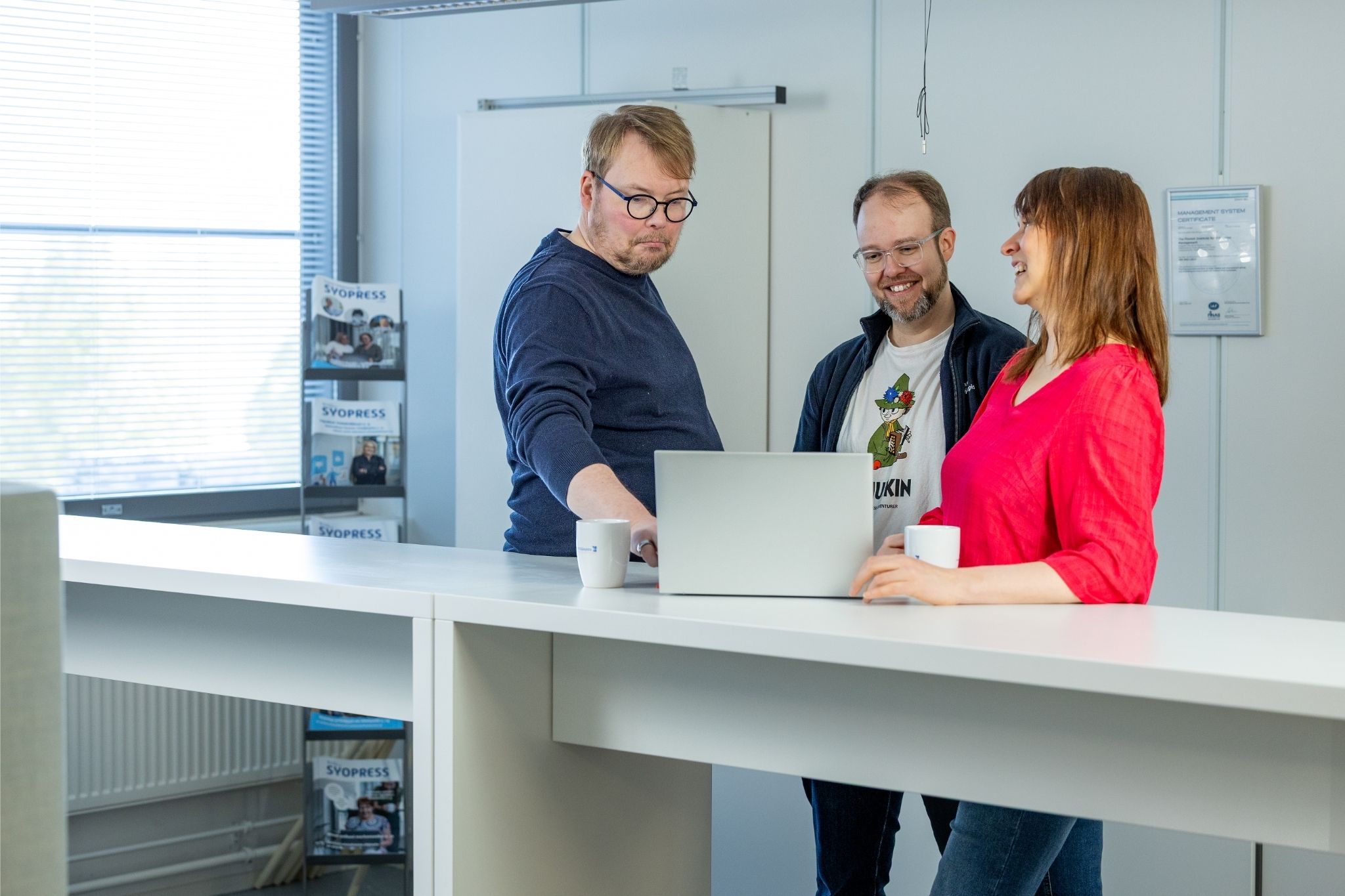 Maatilayrityksen liiketoimintaosaamisen koulutuksen kouluttjia Suomen Yrittäjäopistolta.