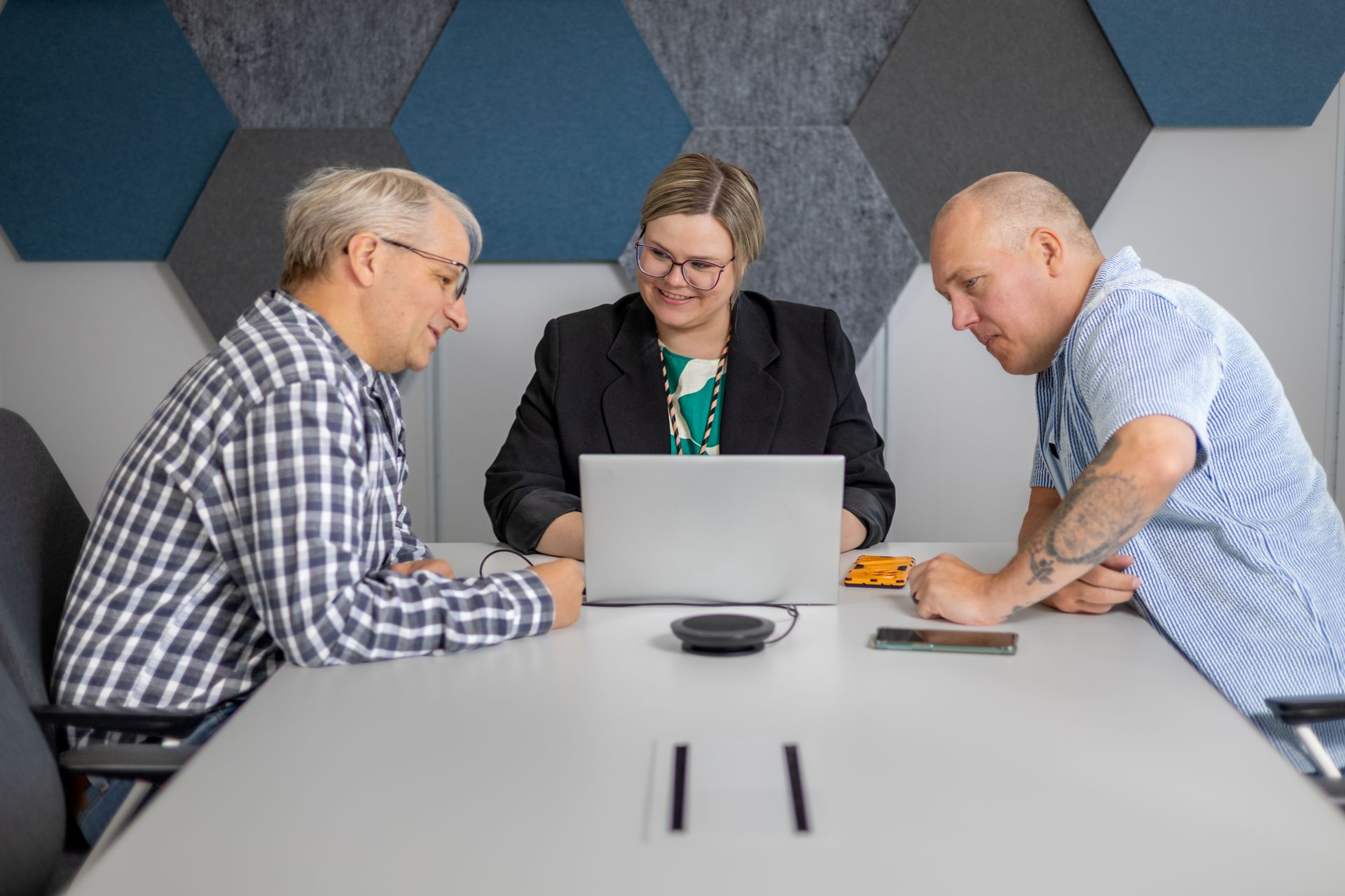 Opiskelijat tutustuvat Tekijästä digitaitajaksi hankkeeseen.