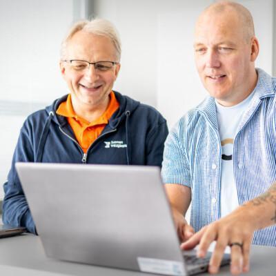 Verkkolivessä digitaitoja oppimassa.